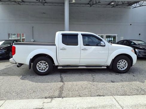 Certified 2018 Nissan Frontier SV image 23
