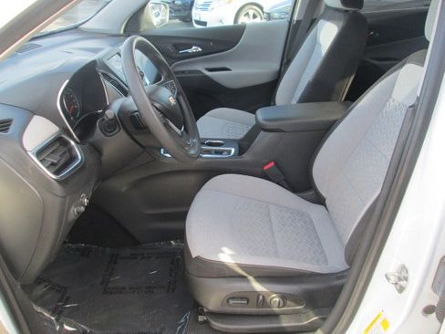 Used 2022 Chevrolet Equinox LS w/ LS Convenience Package image 10