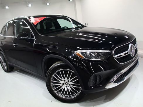 Certified 2025 Mercedes-Benz GLC 300 4MATIC image 8