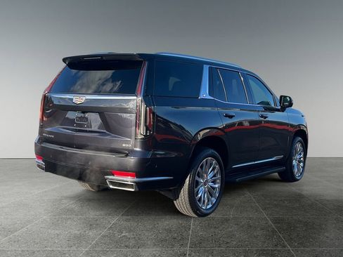 Used 2024 Cadillac Escalade Premium Luxury AWD/4WD image 8