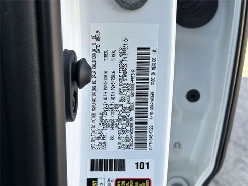 Certified 2019 Toyota Tacoma SR5 image 26