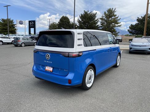 Used 2025 Volkswagen ID. Buzz 1st Edition AWD/4WD image 13