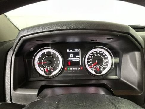 Used 2024 RAM 1500 Classic SLT AWD/4WD image 17