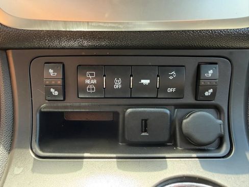 Used 2015 GMC Acadia SLE AWD/4WD image 25