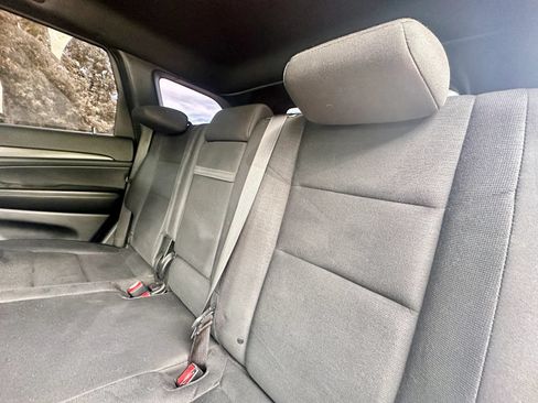 Used 2017 Jeep Grand Cherokee Laredo RWD image 11