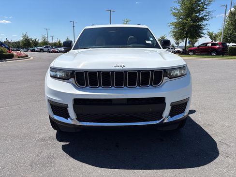 Used 2024 Jeep Grand Cherokee L Limited AWD/4WD image 3