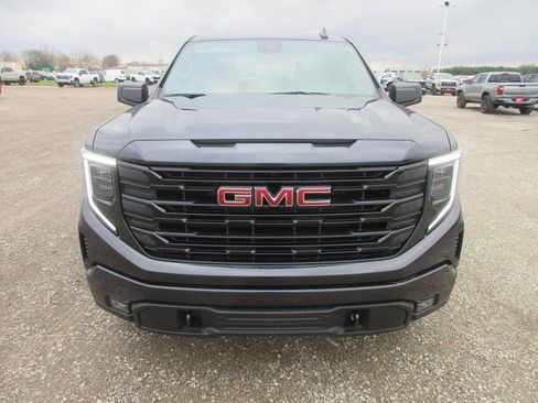 New 2026 GMC Sierra 1500 Elevation image 11