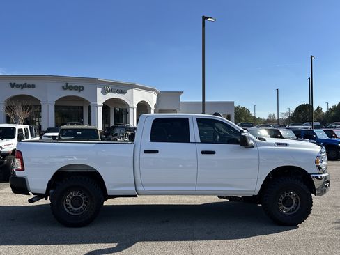 Used 2024 RAM 3500 Tradesman w/ Chrome Appearance Group image 8