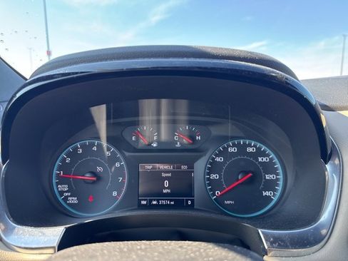 Used 2022 Chevrolet Traverse LS image 12