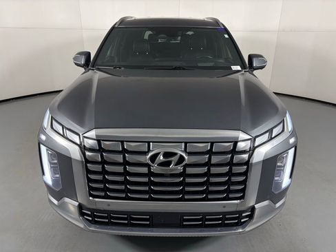 Used 2024 Hyundai Palisade Calligraphy image 3