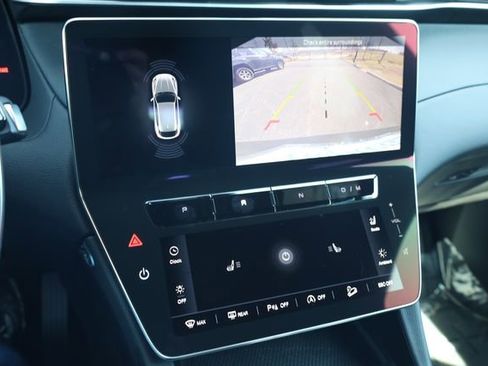 Used 2024 Maserati Grecale GT image 17