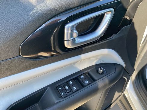 Certified 2025 Jeep Compass Limited AWD/4WD image 23