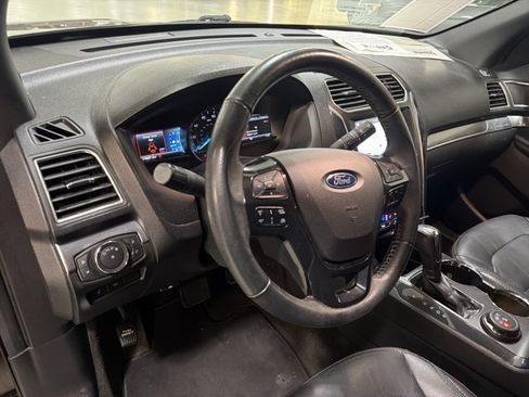 Used 2018 Ford Explorer Sport w/ Equipment Group 401A AWD/4WD image 9
