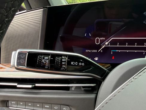 Used 2025 Cadillac Escalade Sport Platinum w/ LPO, Floor Liner Package AWD/4WD image 55