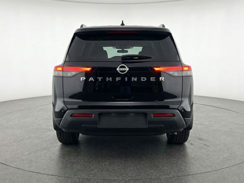 Used 2025 Nissan Pathfinder SV image 7