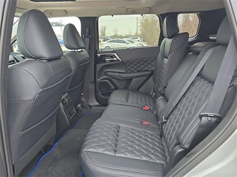 New 2025 Mitsubishi Outlander SEL image 23
