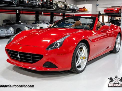 Used 2016 Ferrari California T image 12