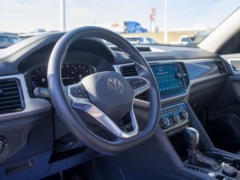 Used 2023 Volkswagen Atlas SEL Premium image 21