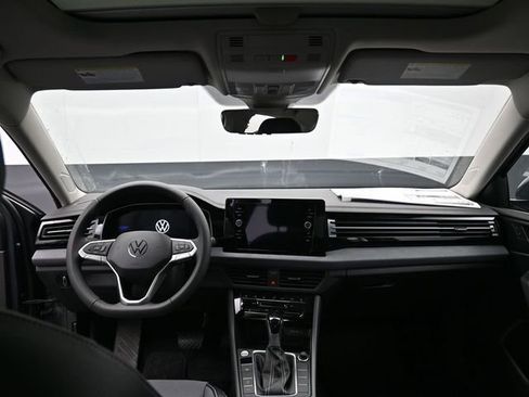 New 2026 Volkswagen Jetta SE FWD image 10