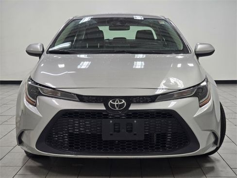Used 2022 Toyota Corolla LE image 8