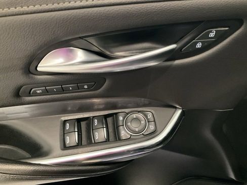 Used 2024 Cadillac XT4 Premium Luxury image 6