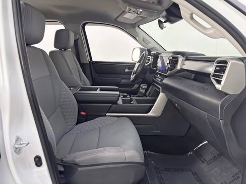 Used 2022 Toyota Tundra SR5 w/ SR5 Convenience Package image 15