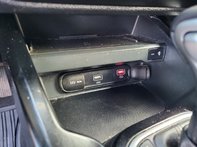 Used 2020 Kia Soul EX w/ Option Group 015 FWD image 32