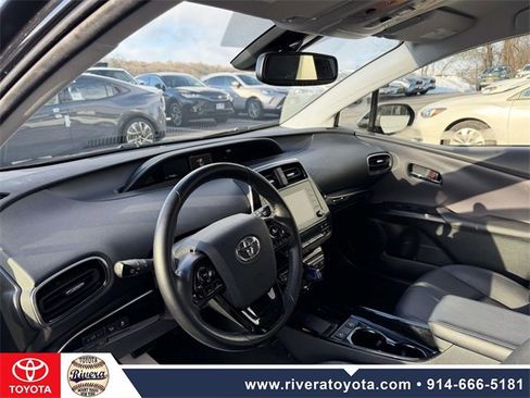 Used 2021 Toyota Prius XLE image 12