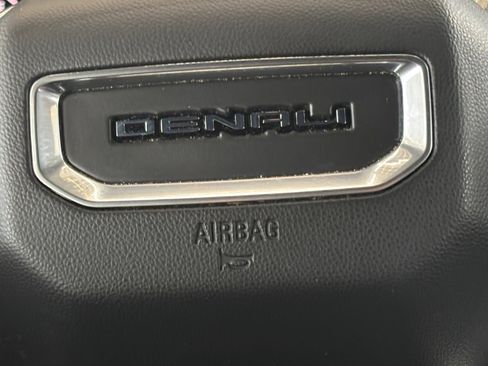 Used 2025 GMC Canyon Denali AWD/4WD image 12