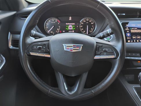 Used 2023 Cadillac XT4 Premium Luxury image 11