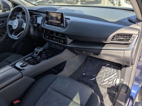 Used 2024 Nissan Rogue SV AWD/4WD image 34