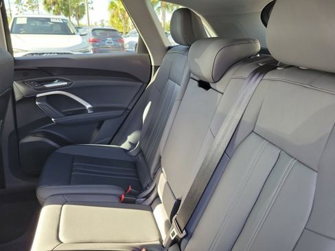 Certified 2025 Audi Q5 Premium w/ Convenience Package image 11