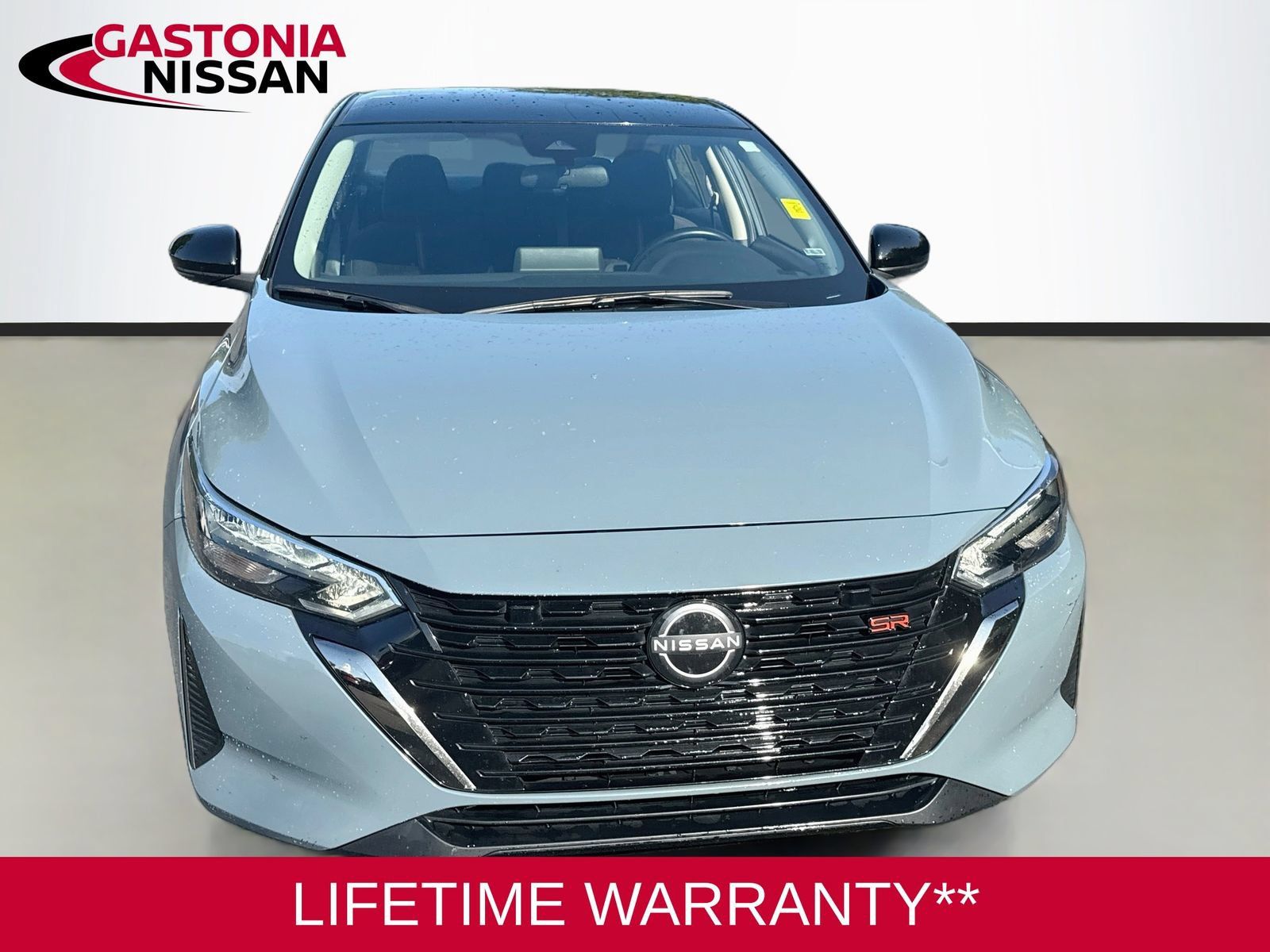 Used 2025 Nissan Sentra SR FWD image 2