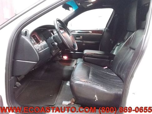 Used 2005 Lincoln Town Car Executive image 10
