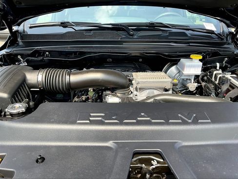 Used 2024 RAM 1500 Laramie AWD/4WD image 33