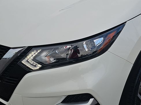 Used 2022 Nissan Rogue Sport SL AWD/4WD image 28