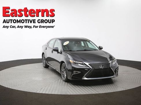 Used 2018 Lexus ES 350 w/ Luxury Package w/Wood Trim FWD image 55