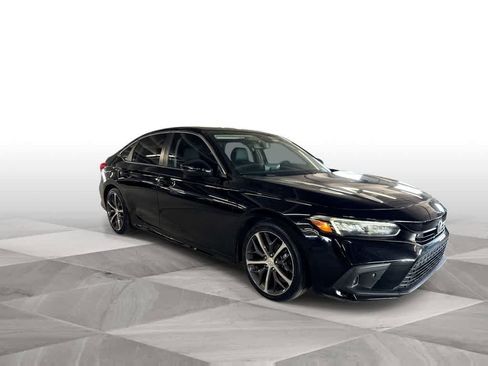 Used 2023 Honda Civic Touring image 2