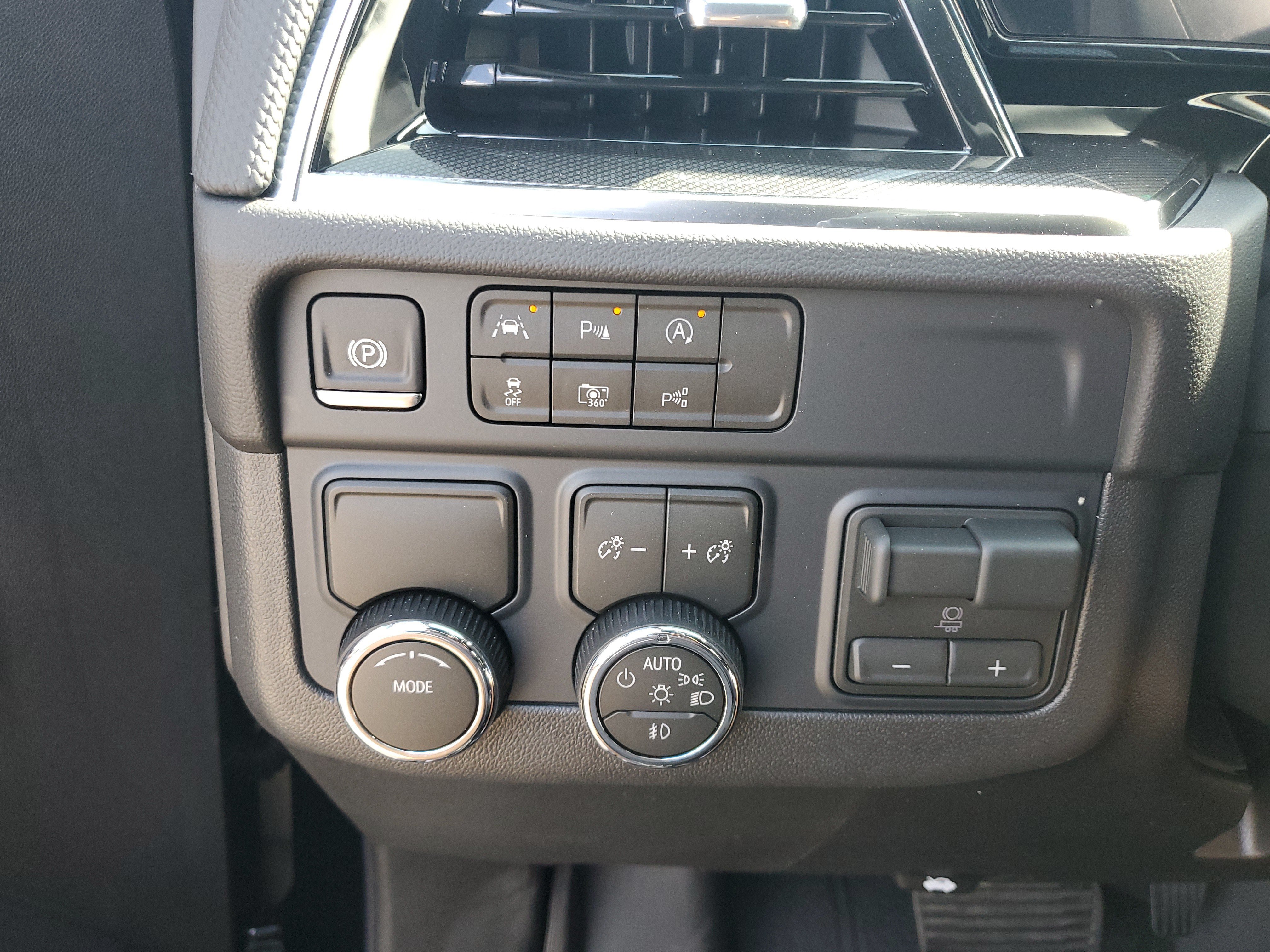 New 2026 Chevrolet Suburban RST w/ Comfort Package RWD image 21