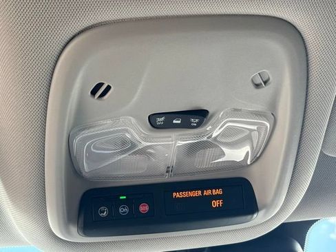 Used 2023 Chevrolet TrailBlazer LT FWD image 14