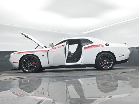 Used 2022 Dodge Challenger R/T Scat Pack RWD image 75