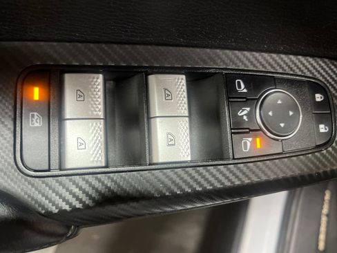 Used 2024 Mitsubishi Outlander SE image 11