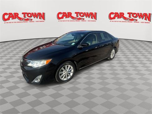 Used 2012 Toyota Camry image 4