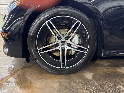 Used 2025 Mercedes-Benz E 350 4MATIC Sedan image 27