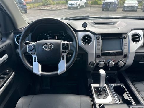Used 2018 Toyota Tundra SR5 w/ SR5 Upgrade Package AWD/4WD image 15