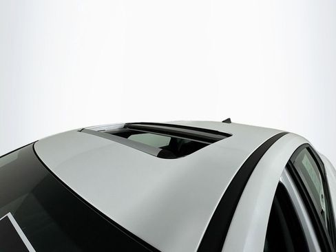 Certified 2025 Hyundai Elantra Limited image 23