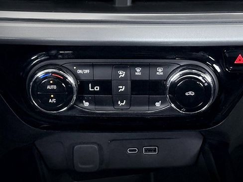 Used 2024 Chevrolet Trax LT w/ Driver Confidence Package image 15