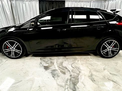 Used 2016 Ford Focus ST image 9