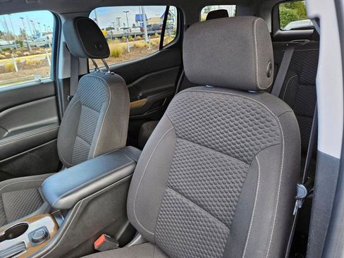 Used 2017 GMC Acadia SLE image 23