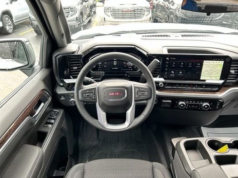 New 2026 GMC Sierra 1500 SLE image 23